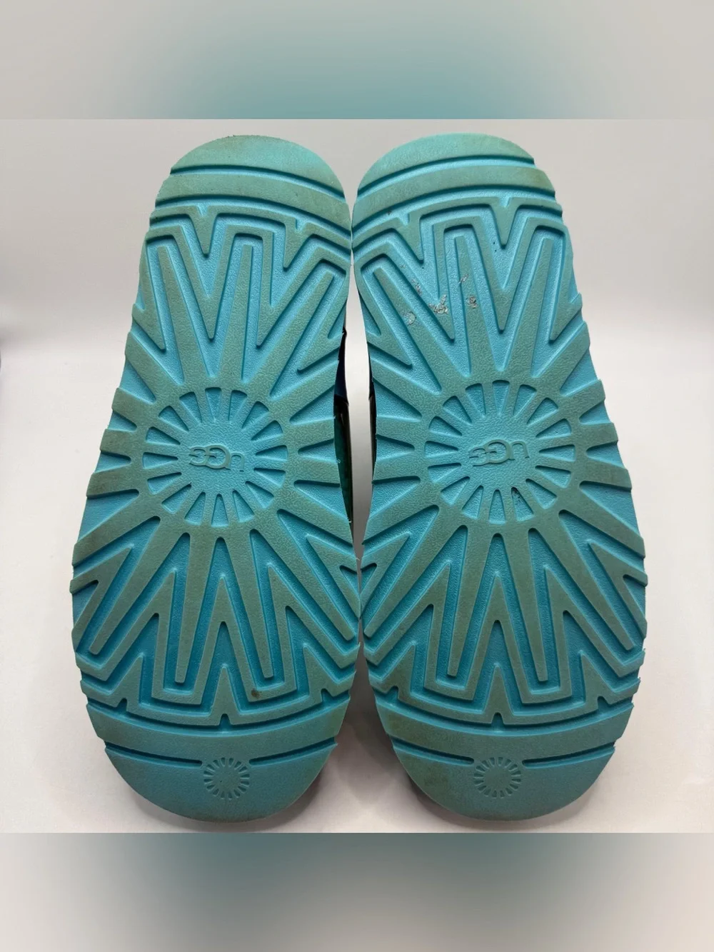 UGG Classic Clear Mini Women’s Size 8 Turquoise Waterproof Rain Boots